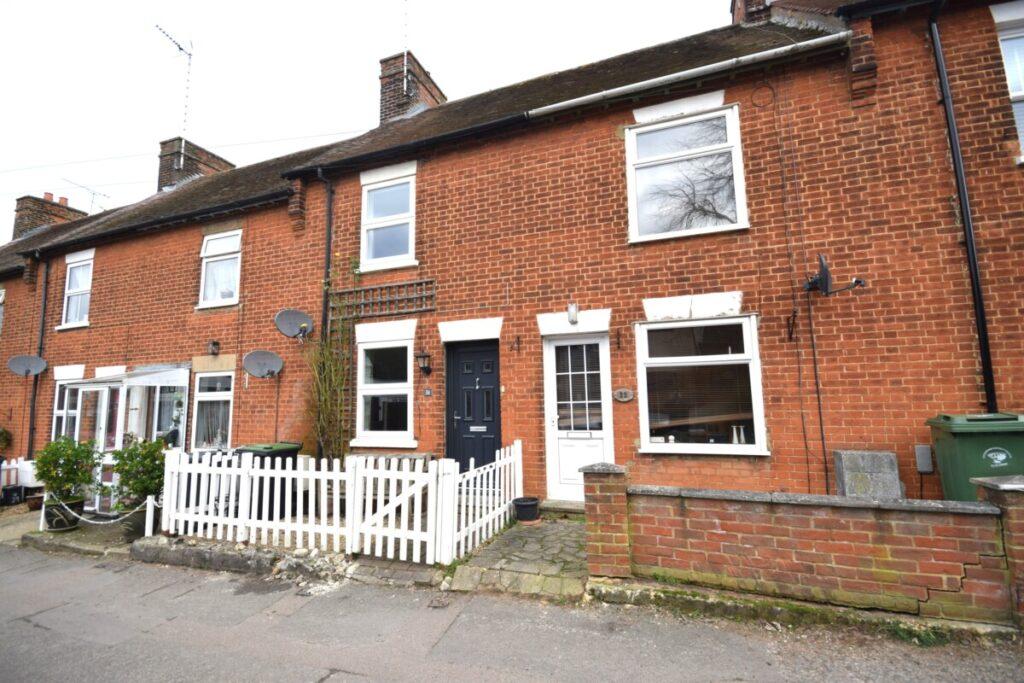 Stoney Common, Stansted Mountfitchet. CM24 3 bed terraced house for