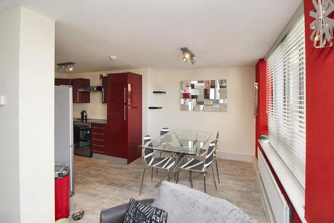2 bedroom flat for sale, The Cedars, Newcastle upon Tyne, Tyne and Wear, NE4 7DX