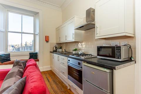 5/2 Bellevue Place, Edinburgh, EH7 4BS