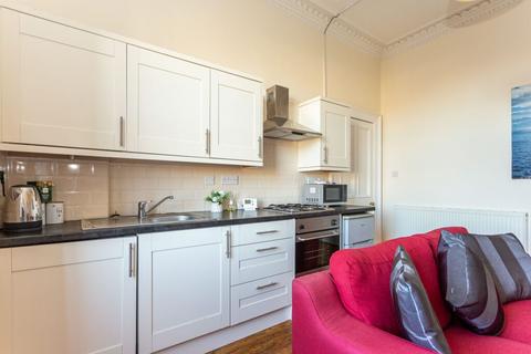 5/2 Bellevue Place, Edinburgh, EH7 4BS