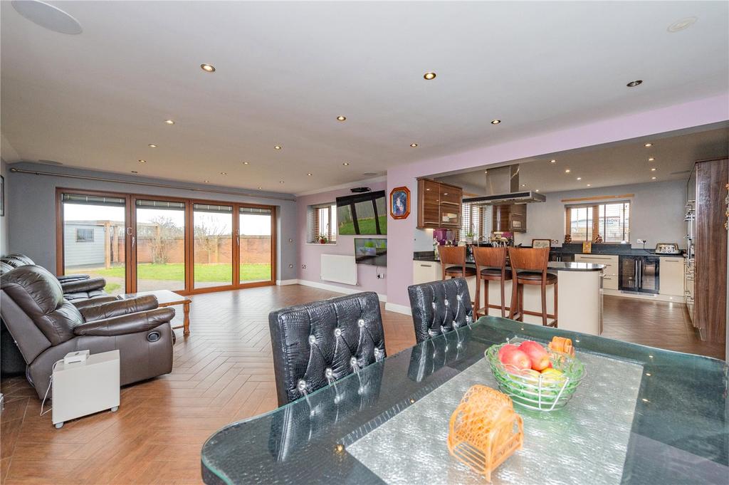 Gosling Park, Shawbirch, Telford, Shropshire, TF5 6 bed detached house
