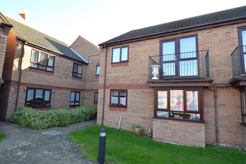 Jack Branch Court, Wash Lane, ClactononSea 2 bed flat for sale £100,000
