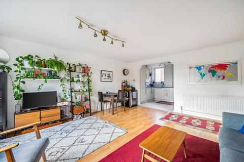 20 Cape Yard, London, E1W 2JU