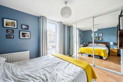 20 Cape Yard, London, E1W 2JU