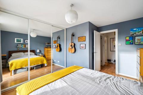 20 Cape Yard, London, E1W 2JU