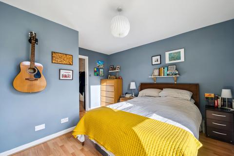 20 Cape Yard, London, E1W 2JU