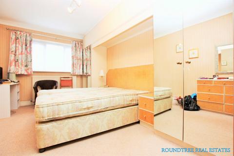 2 bedroom apartment for sale, Riverside Gardens Lodge, Green Walk, Hendon, NW4