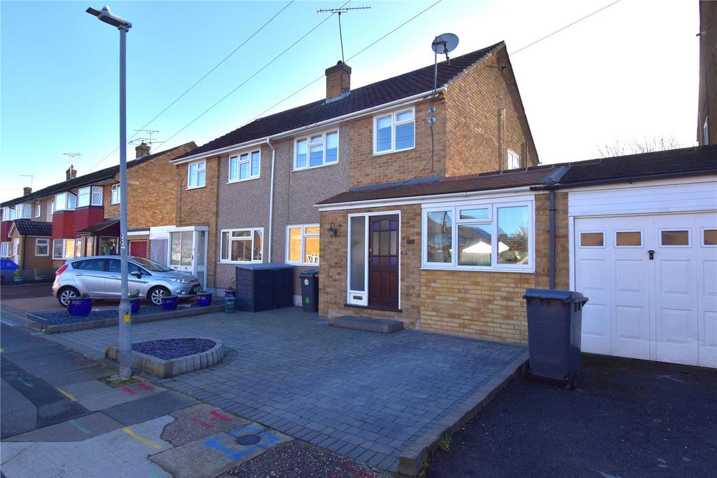 Lucas Avenue, Chelmsford, Essex, CM2 3 bed semidetached house for sale £450,000