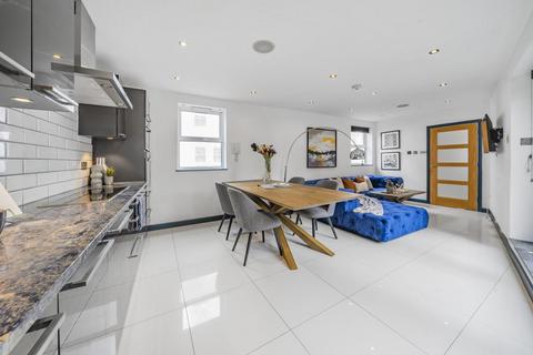 2 bedroom end of terrace house for sale, Latchmere Road, Battersea