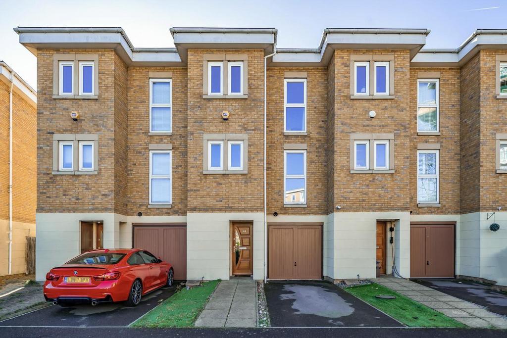 Greenview Drive, Raynes Park 4 bed terraced house for sale £1,050,000