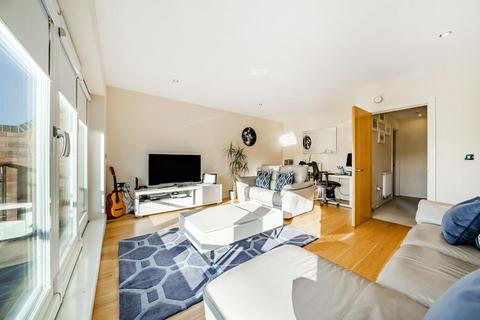 44 Greenview Drive, Raynes Park, London, SW20 9DS