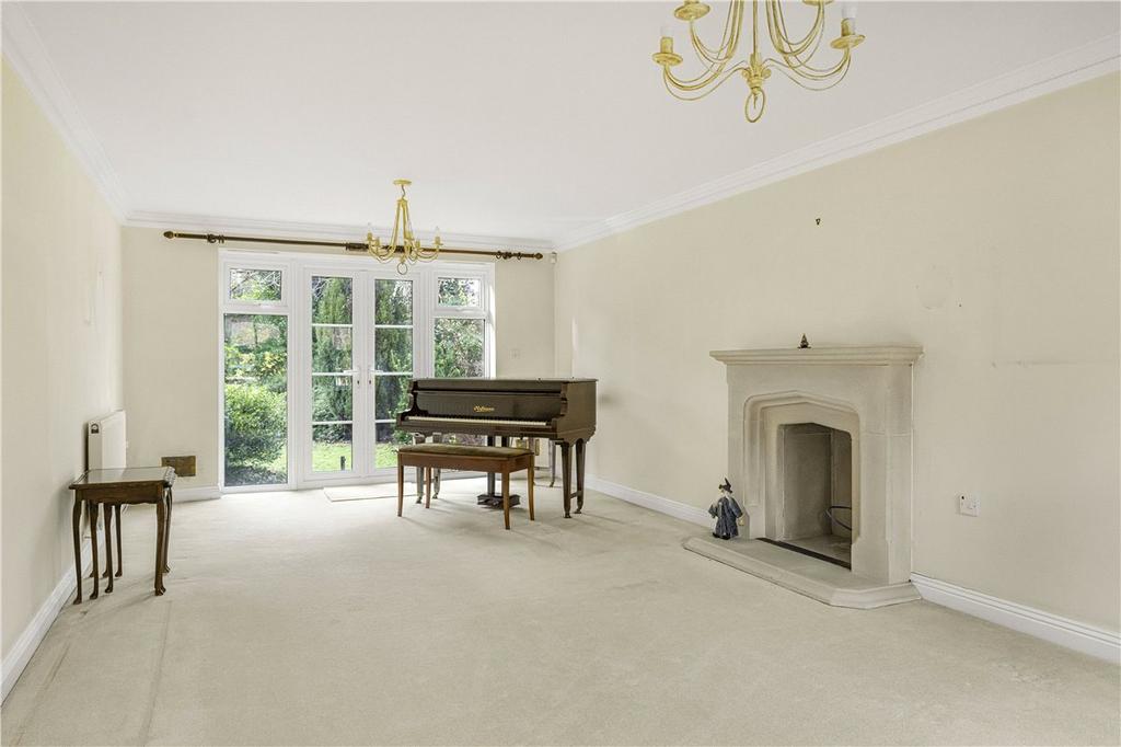 Broad Field Road, Yarnton, Kidlington, Oxfordshire, OX5 5 bed detached house for sale £835,000