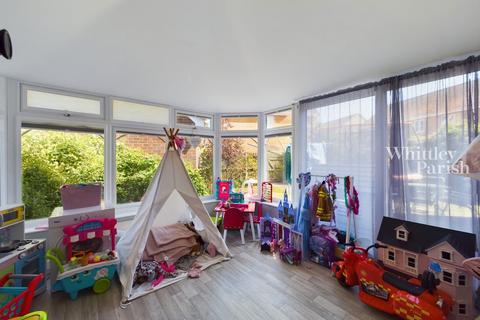38 Bullfinch Drive, Harleston, IP20 9FB