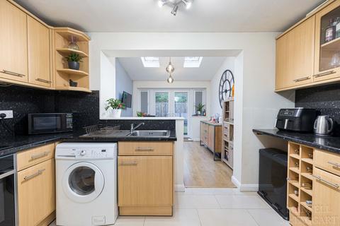 49 Bashford Way, Worth, Crawley, RH10 7YG