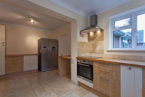3 bedroom detached house to rent, Woodley,  Reading,  RG5