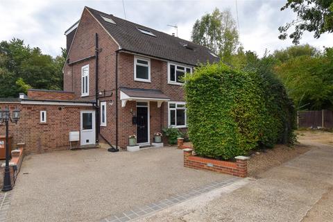 4 bedroom semi-detached house for sale, Foxholes Avenue, Hertford SG13