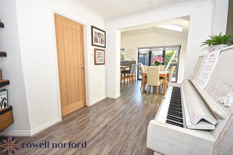 8 Heapfold, Rochdale, OL12 7NR