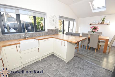 8 Heapfold, Rochdale, OL12 7NR