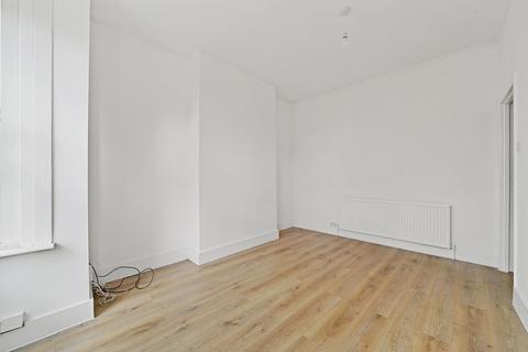 2 bedroom apartment for sale, London N11