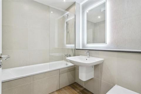 1 bedroom flat for sale, Royal Drive, London N11