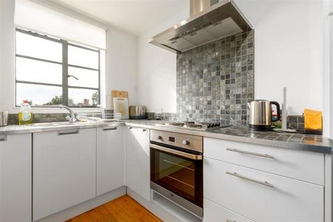 2 bedroom apartment for sale, London N11