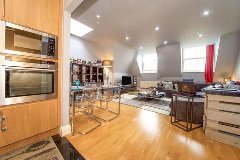 2 bedroom apartment to rent, Royal Drive, London N11