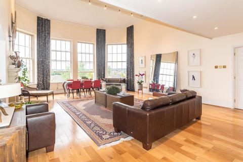 undefined, Royal Drive, London N11