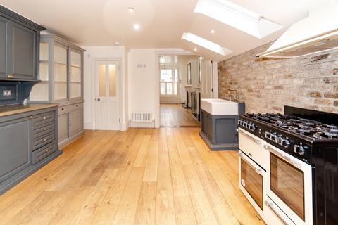 undefined, London N11