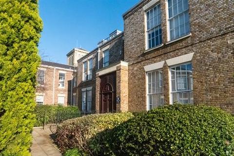 2 bedroom flat to rent, Royal Drive, Friern Barnet N11