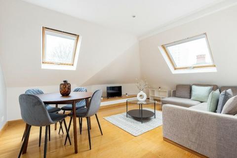 2 bedroom apartment to rent - London N11
