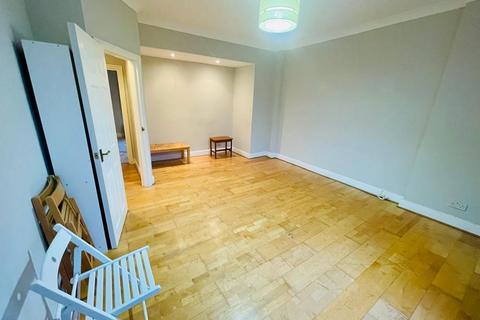 2 bedroom apartment to rent, Royal Drive, London N11