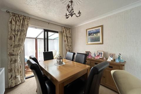 1 Bramlea Close, Leominster, HR6 8RZ
