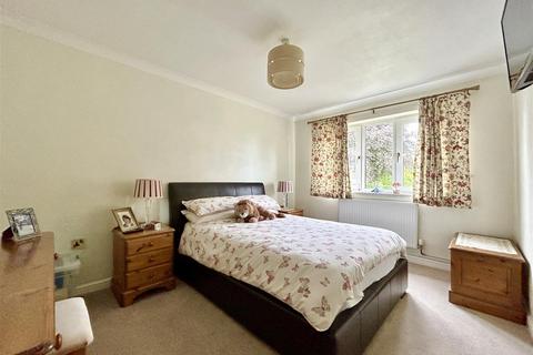 1 Bramlea Close, Leominster, HR6 8RZ