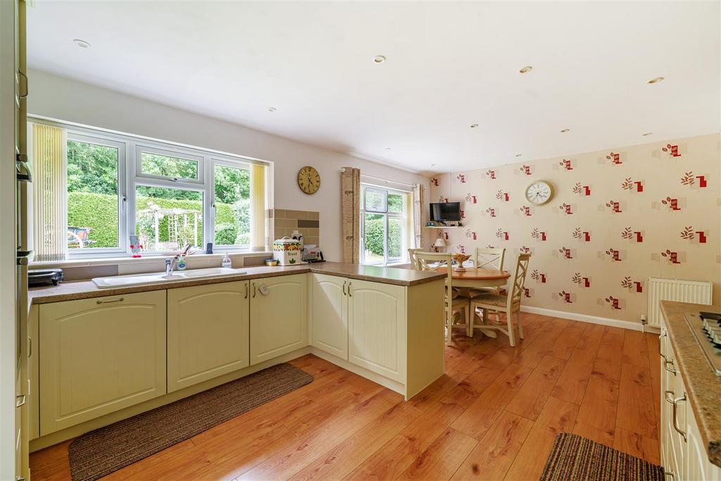 Kitchen dining room