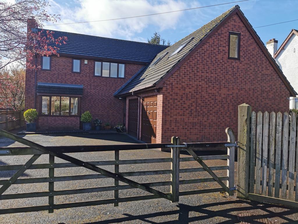 Newlands Drive, Leominster HR6 5 bed detached house for sale £485,000