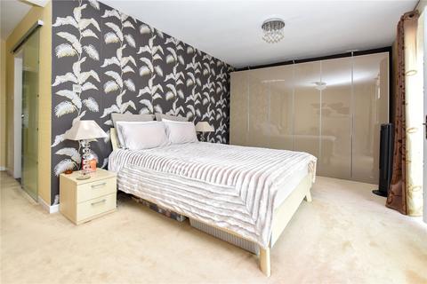 102 Midhurst Hill, Bexleyheath, DA6 7NL