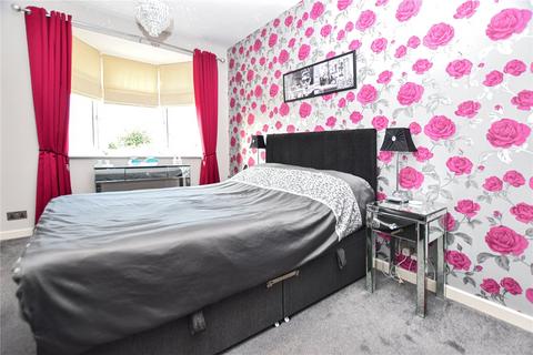 102 Midhurst Hill, Bexleyheath, DA6 7NL