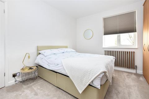 102 Midhurst Hill, Bexleyheath, DA6 7NL
