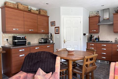 4 bedroom detached house for sale, Fruitfields Close, Devizes, Wiltshire, SN10
