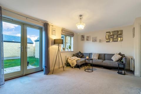 3 bedroom semi-detached house for sale - Daphne Jones Close, Fairford, Gloucestershire, GL7