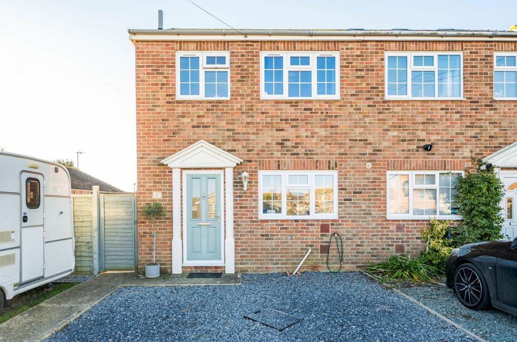 Dennys Close, Selsey, PO20 3 bed semidetached house for sale £325,000
