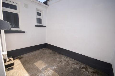 2 bedroom terraced house to rent, Hyfield Place, Bideford, EX39