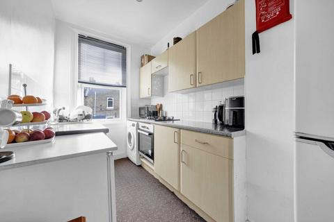 3 bedroom flat for sale, Twickenham Road, Leytonstone E11