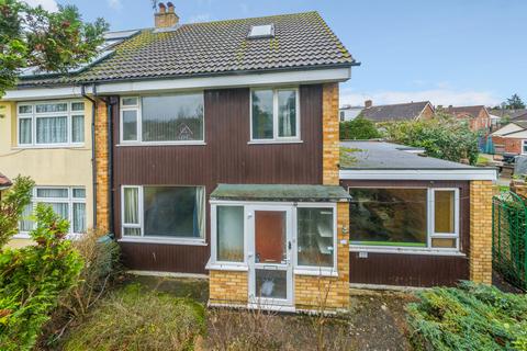 37 Boltons Lane, Woking, GU22 8TL
