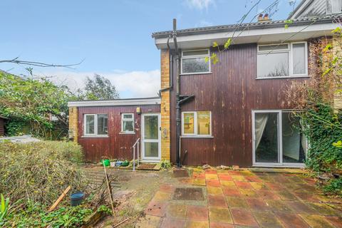 37 Boltons Lane, Woking, GU22 8TL