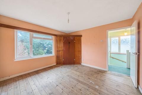37 Boltons Lane, Woking, GU22 8TL