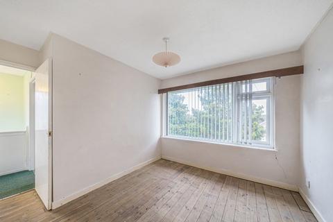 37 Boltons Lane, Woking, GU22 8TL