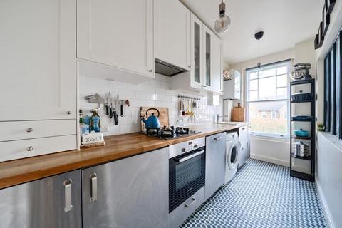 2 bedroom flat for sale - Ferme Park Road, Crouch End