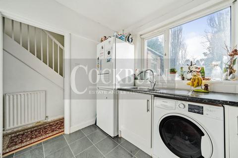 32 Charminster Road, London, SE9 4BT