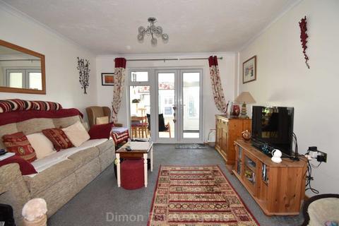 2 bedroom terraced house for sale, Military Road, Gosport